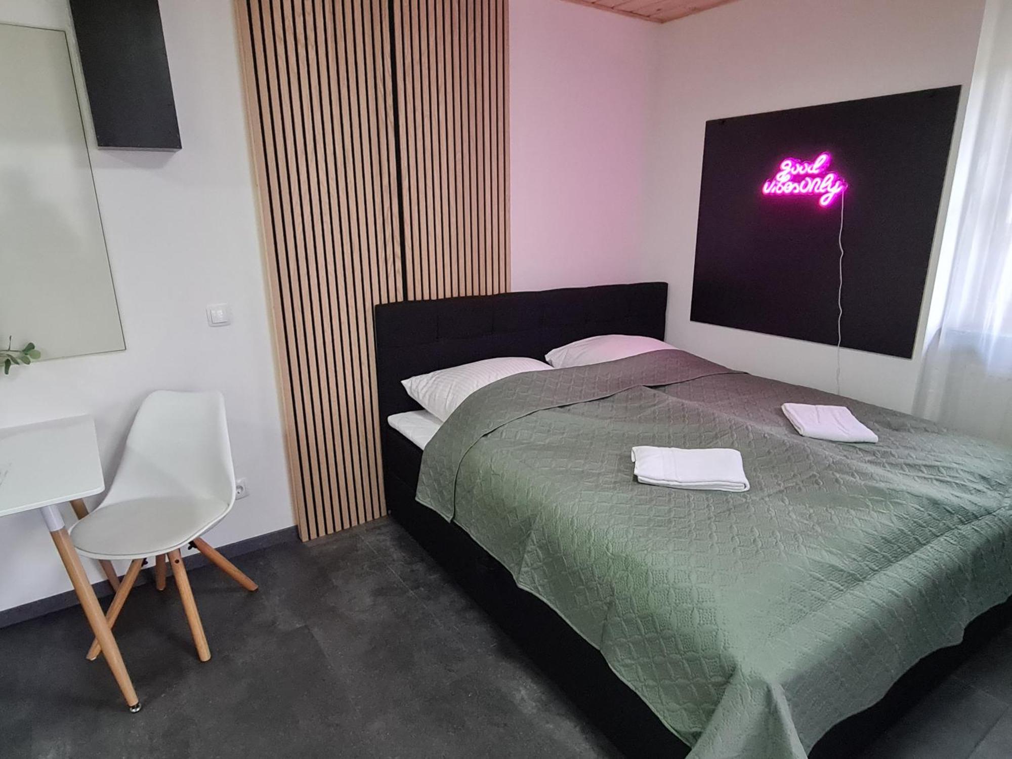 Theox No 11 Studio Apartment Fuer 2 Personen Heppenheim  外观 照片