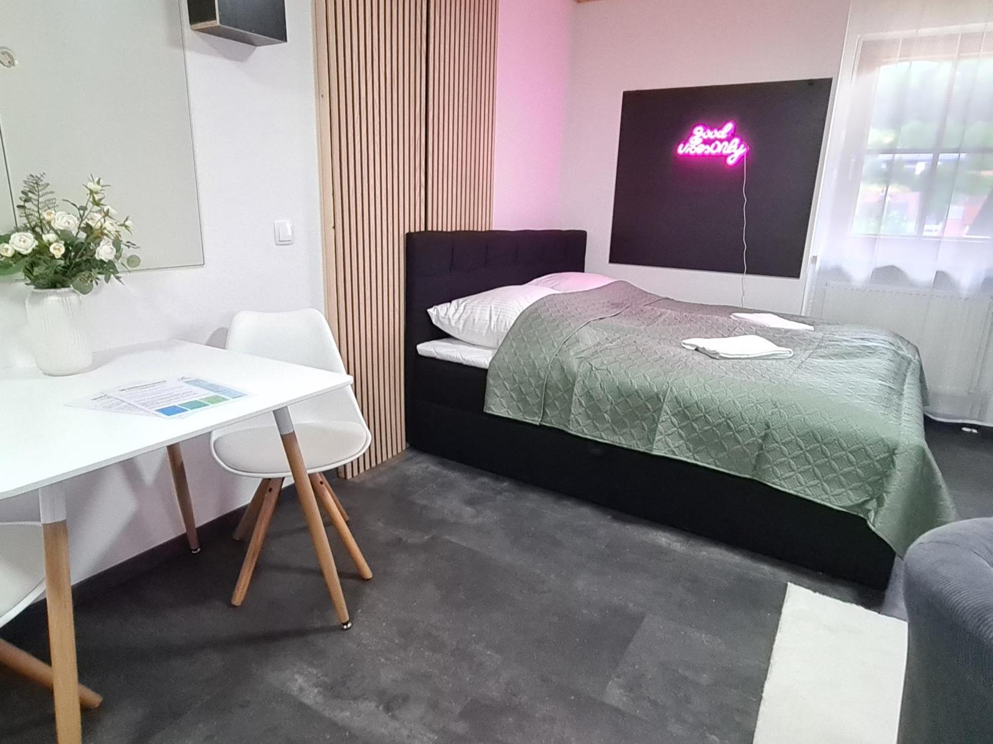 Theox No 11 Studio Apartment Fuer 2 Personen Heppenheim  外观 照片